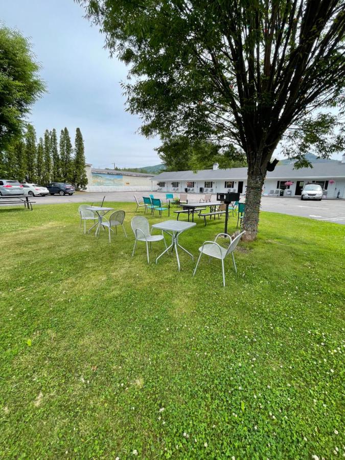 Colonial Motel Норт-Конвей Екстер'єр фото