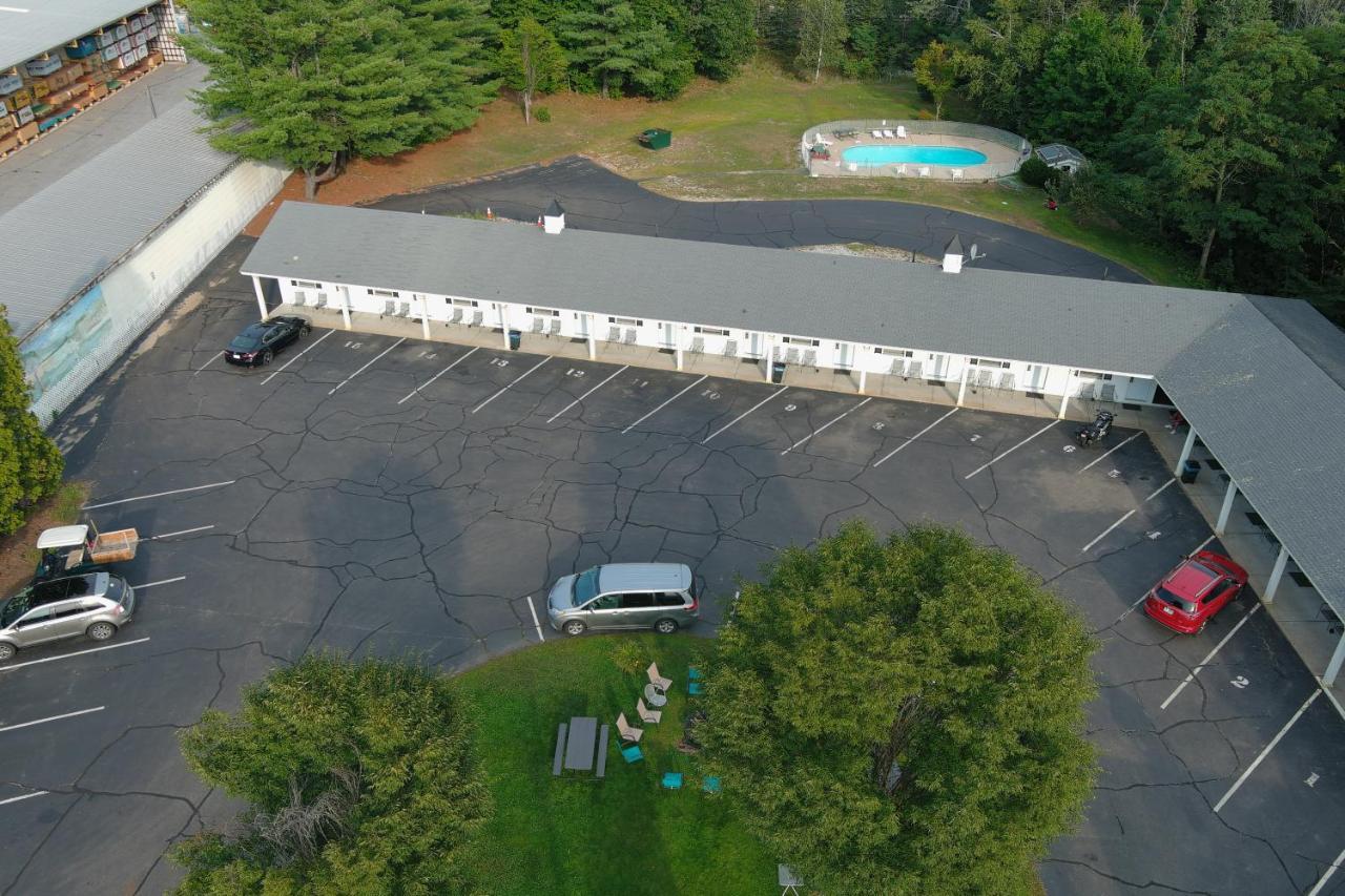 Colonial Motel Норт-Конвей Екстер'єр фото